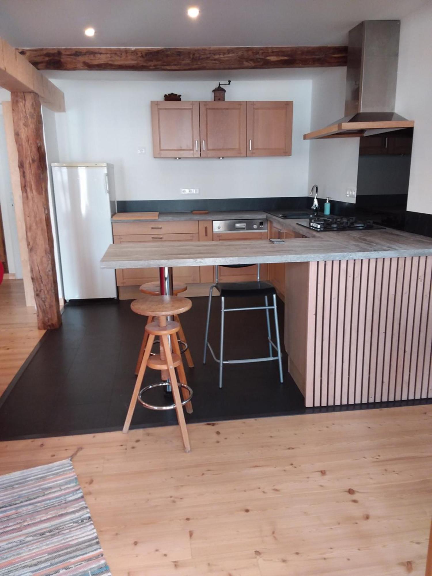 Appartement Dans Maison De Village Crots Bagian luar foto
